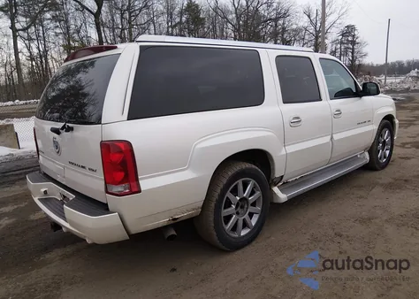 2005 Cadillac Escalade Esv Platinum Edition z USA, uszkodzony, nr VIN 3GYFK66NX5G126695